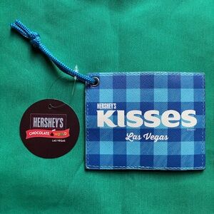 NEW Hershey's Kisses Las Vegas card holder/wallet
